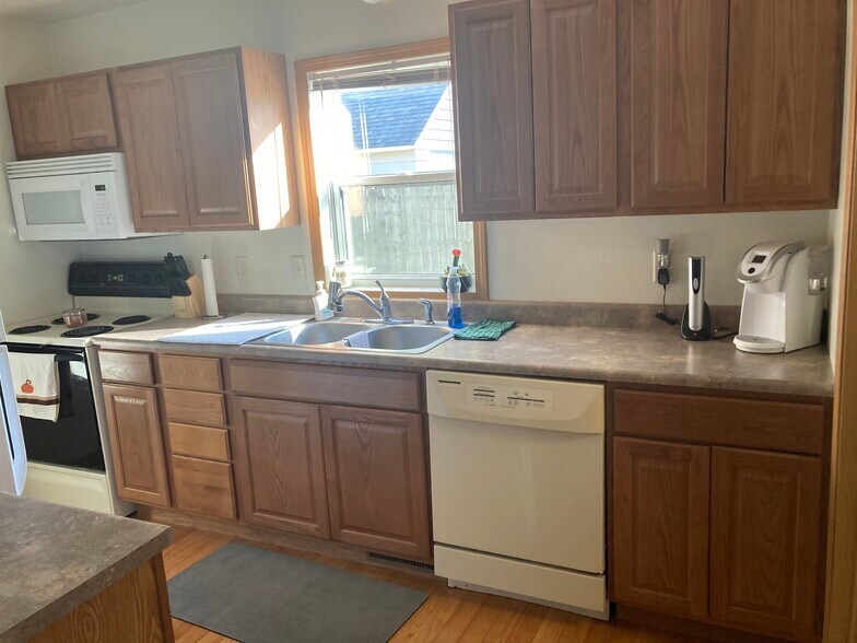 Building Photo - 2110 Tremont St