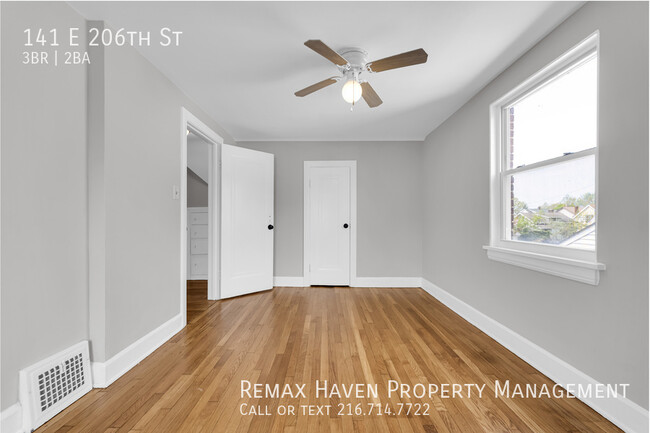 Building Photo - 141 E 206th St