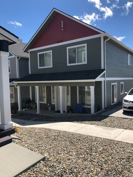 Building Photo - 1006 Pendulum Lane