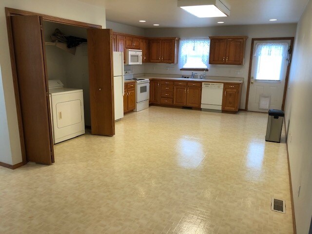 Kitchen/Dining - 2319 Connecticut Ave