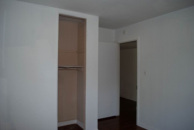 Building Photo - 700 Apache St