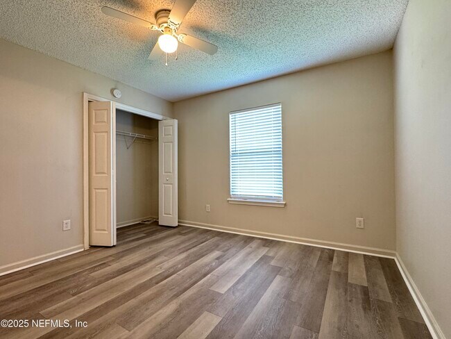 Building Photo - 6835 Otters Den Ct N