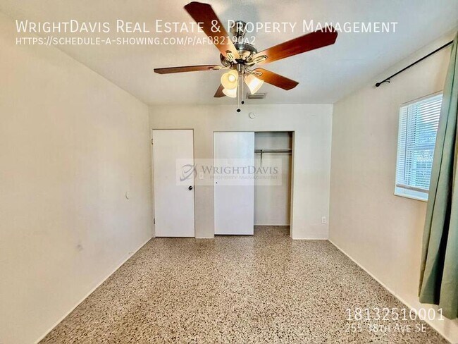 Building Photo - 255 38th Ave SE