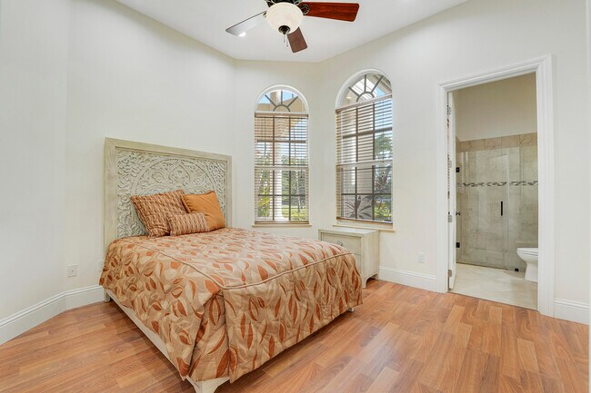 Building Photo - 11985 Carnegie Pl