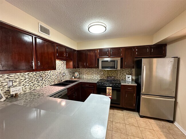 Building Photo - 2574 Marilee Ln