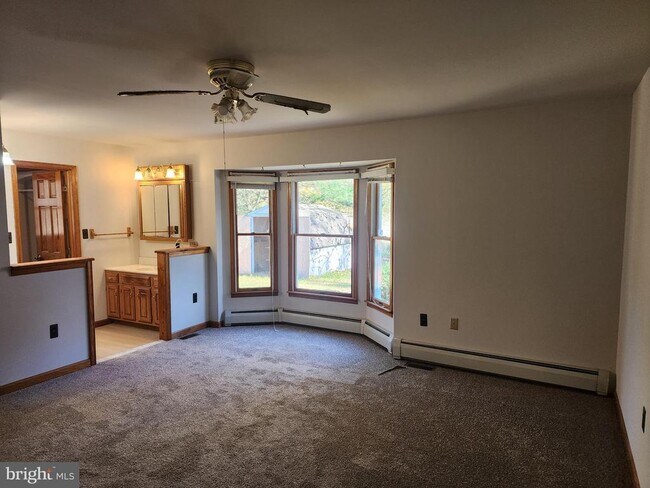Building Photo - 144 Carranza Rd