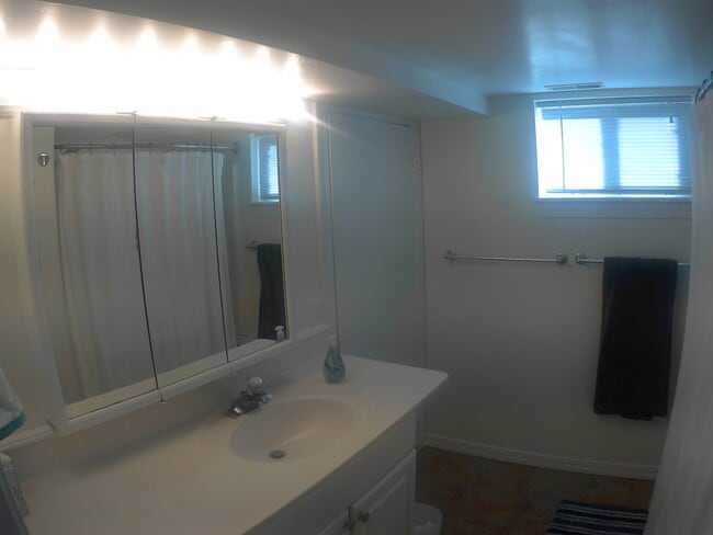 Building Photo - 4 Bed Beautiful Refurbished Sugarhouse Home