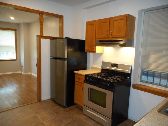 Building Photo - 4618 W Jackson Blvd