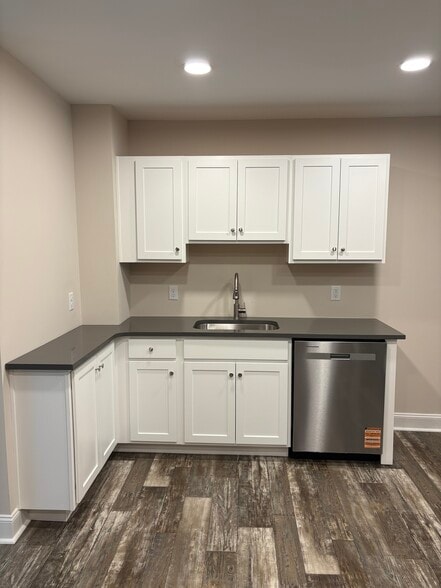 Building Photo - 905 N Orange St