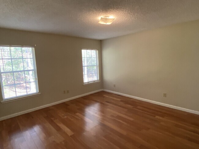 Building Photo - COMING SOON – 3 Bedroom, 2 Bathroom Single...