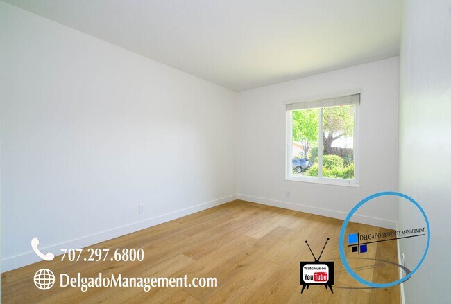 Building Photo - 493 Mills Dr