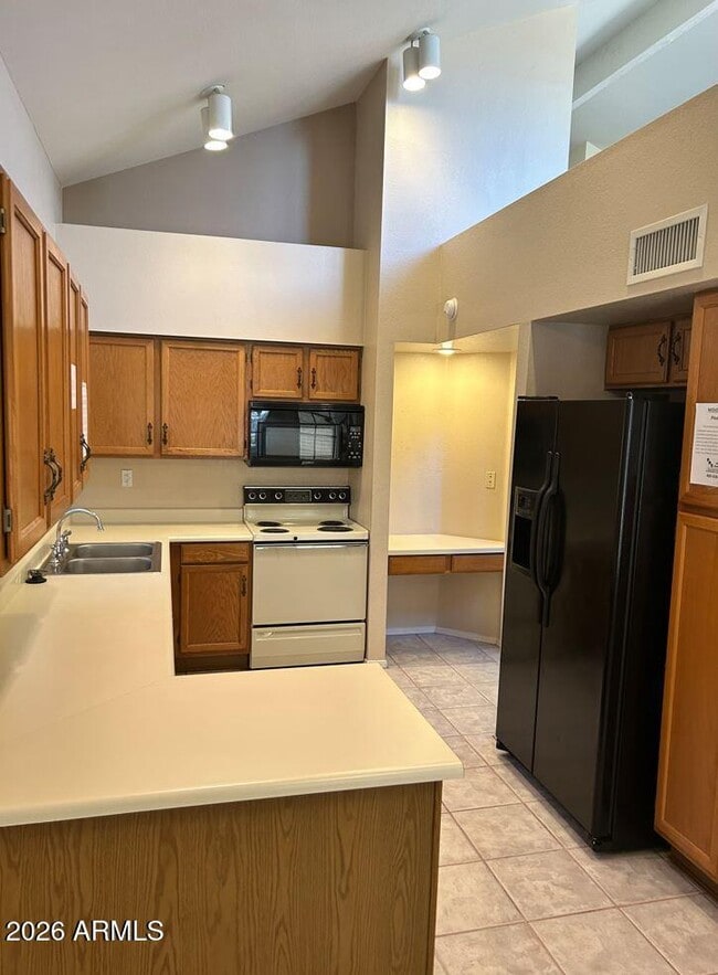 Building Photo - 2363 W Comstock Dr