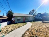 Building Photo - *Coming Soon*  2 Bedroom 1 bath home with ...