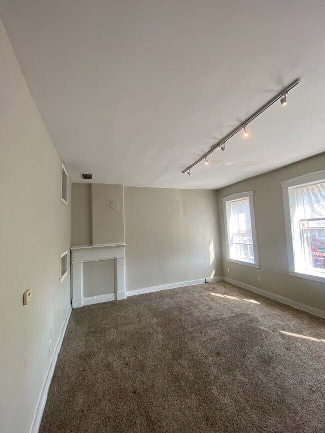 Building Photo - 917a Geyer