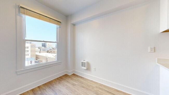 Building Photo - 723 Ellis St