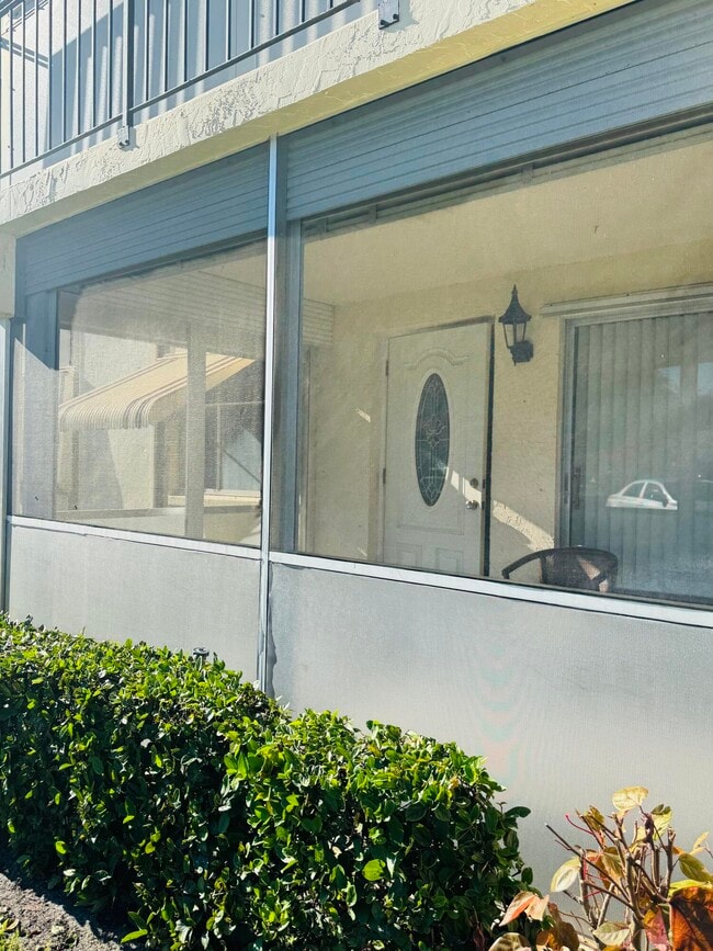 Building Photo - 3491 La Jardin Ct