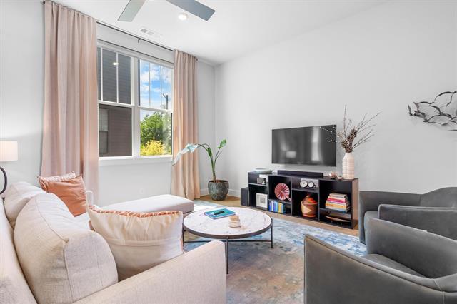 Building Photo - 625 N Tyler St