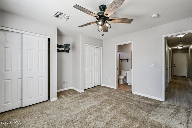 Building Photo - 12021 W Columbine Dr