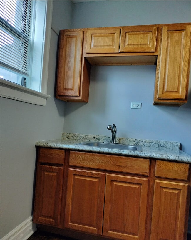 Building Photo - 1739 W 80th St