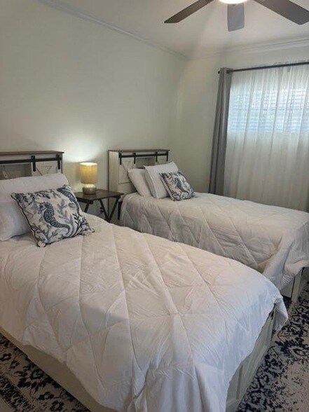 Building Photo - 929 Jackson Way