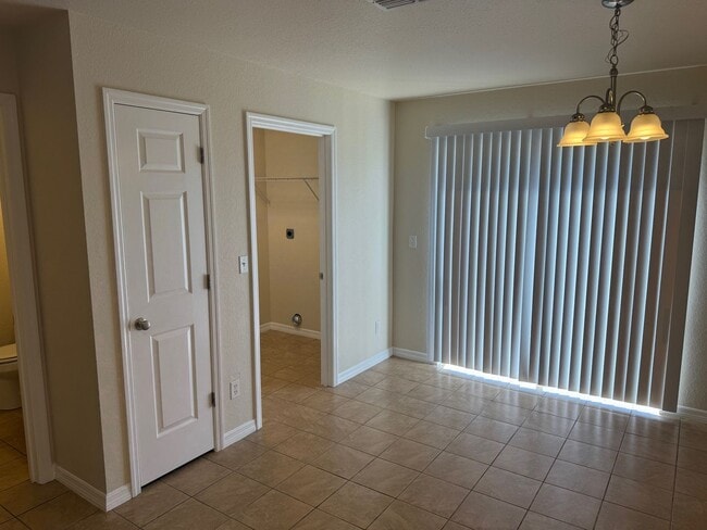 Building Photo - 2 Bedroom, 2 1/2 Bathroom Apartment