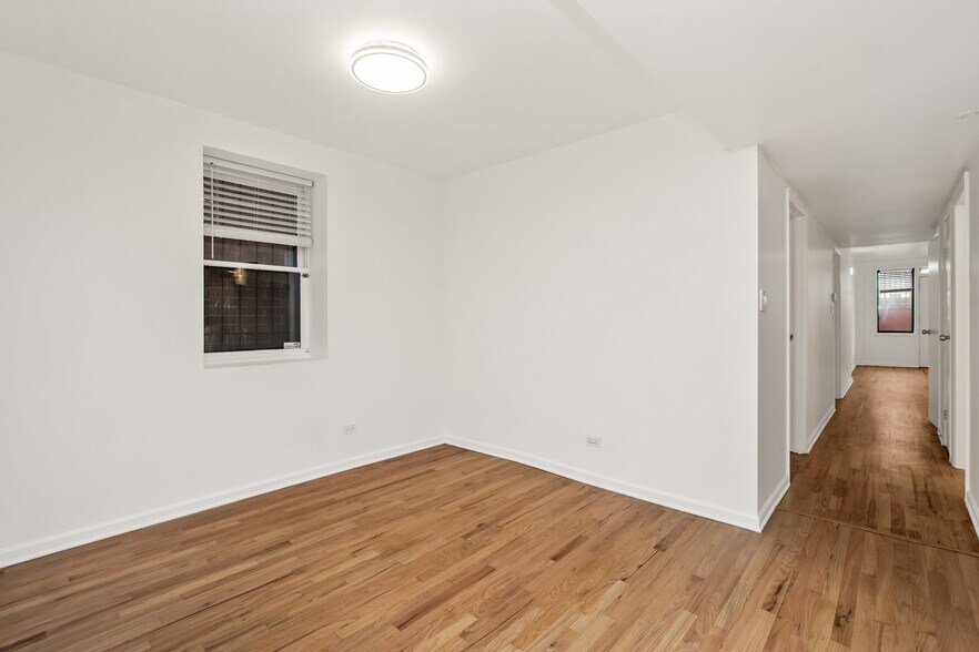 Building Photo - 1739 W Beach Ave