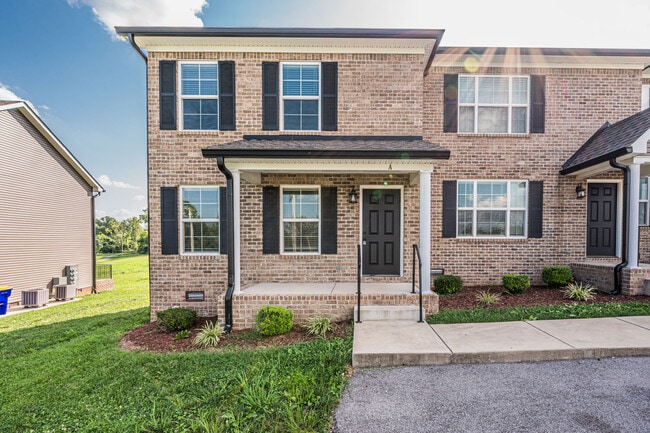 Building Photo - 195 Creekwood Ave