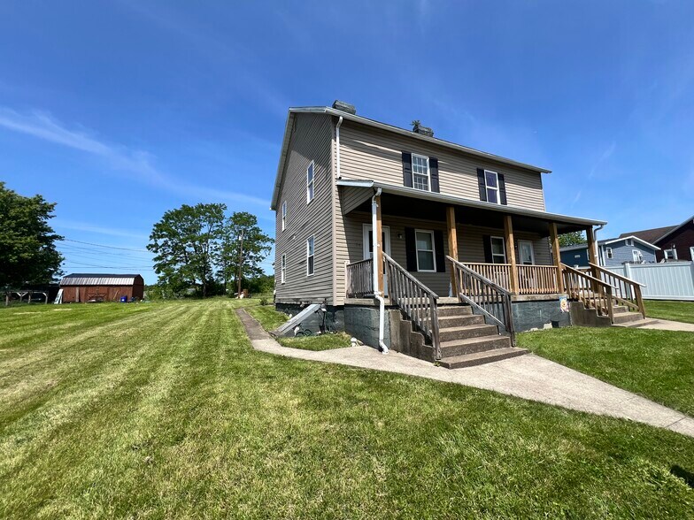 Primary Photo - 114 Poplar St