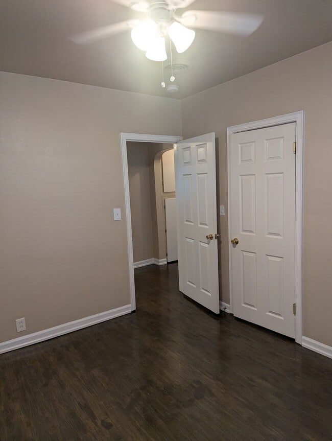 Building Photo - Well-maintained, Updated 2-bedroom home on...