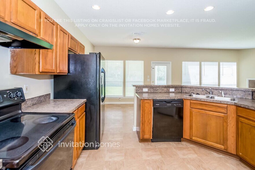 Building Photo - 9134 Prosperity Lake Dr