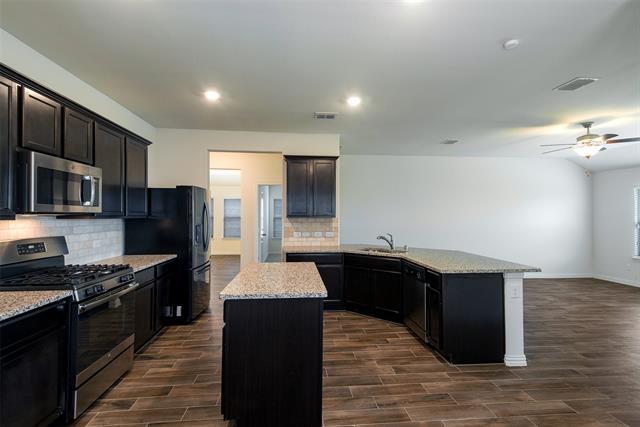 Building Photo - 913 Rosewood St