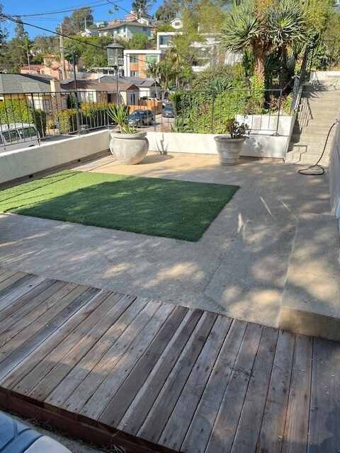 large private front deck - 625 W Maple St