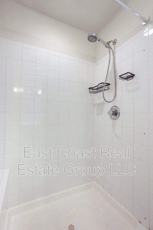 Building Photo - 15 Britania Ct