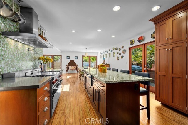 Building Photo - 330 Calle de Arboles