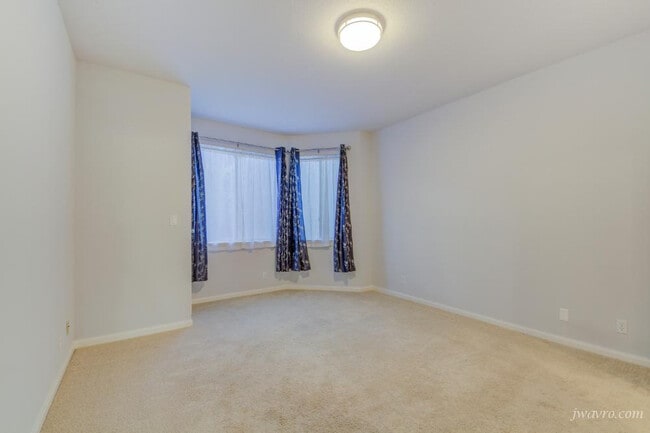 Building Photo - 465 35th Ave