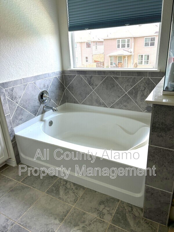 Building Photo - 4584 Klein Meadows