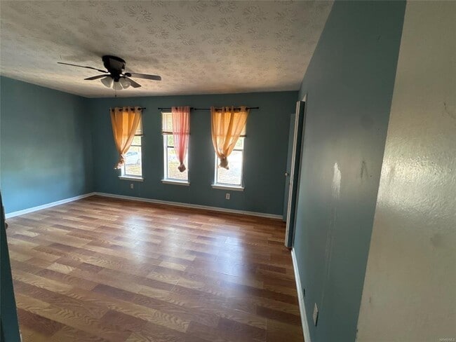 Building Photo - 813 Azalea St