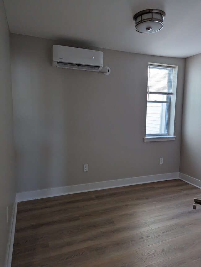 middle bedroom 2nd floor - 872 Granite St