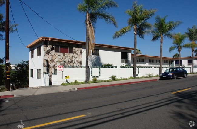 Primary Photo - Lemon Manor Apartments