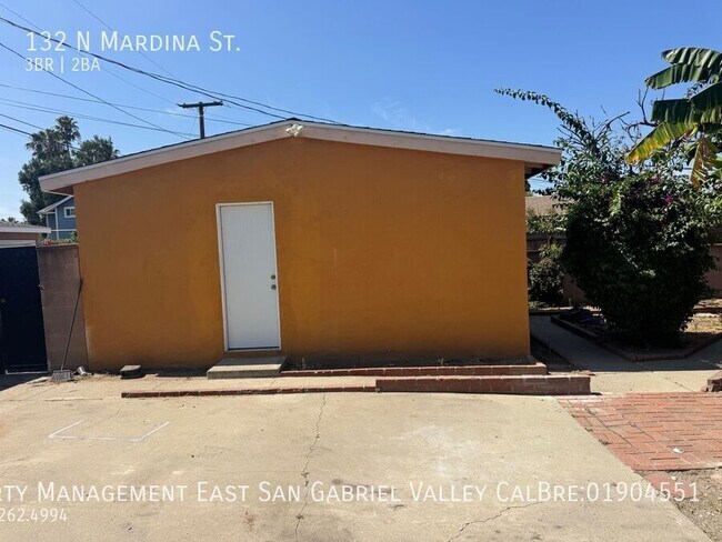 Building Photo - 132 N Mardina St