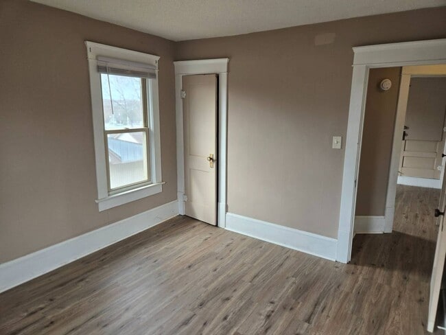 Building Photo - Charming 4-Bedroom Property in Prime Location (Move in today and enjoy 50 % off on second month r...