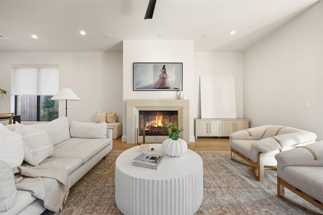 Building Photo - 1129 NW 42nd St