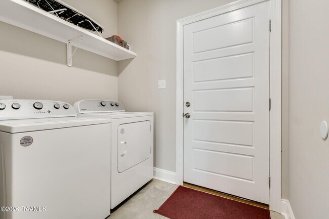 Building Photo - 114 Gadwall Dr