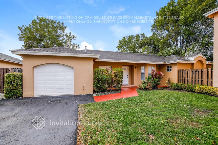 Building Photo - 10111 NW 57th Terrace