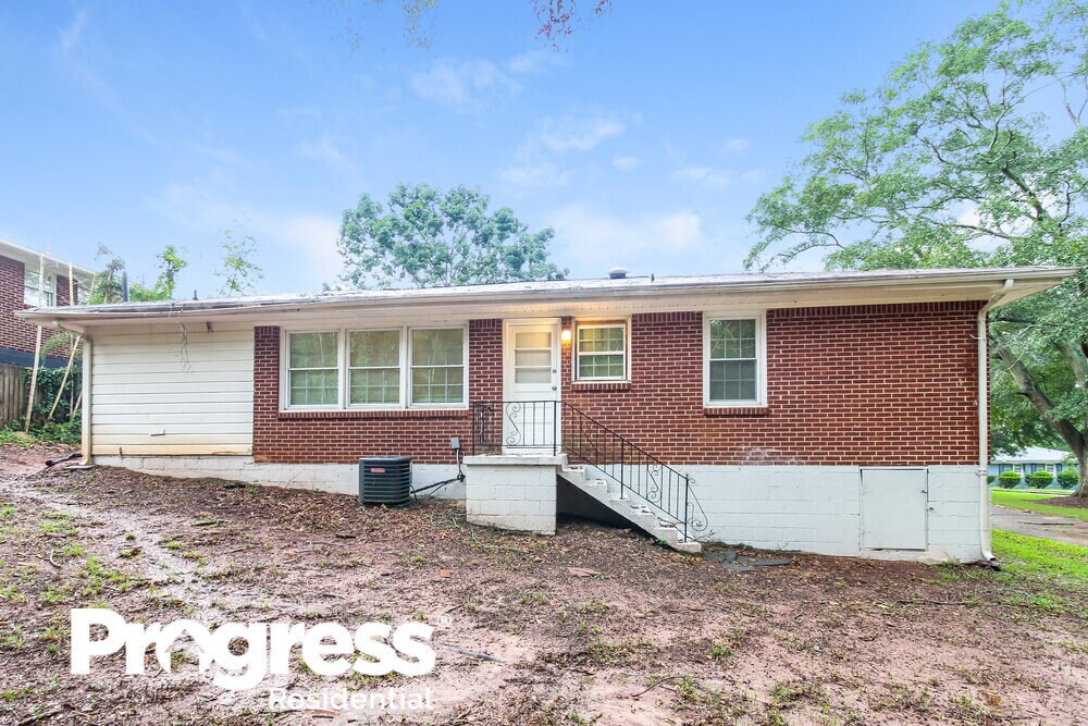 Building Photo - 3135 Robin Rd