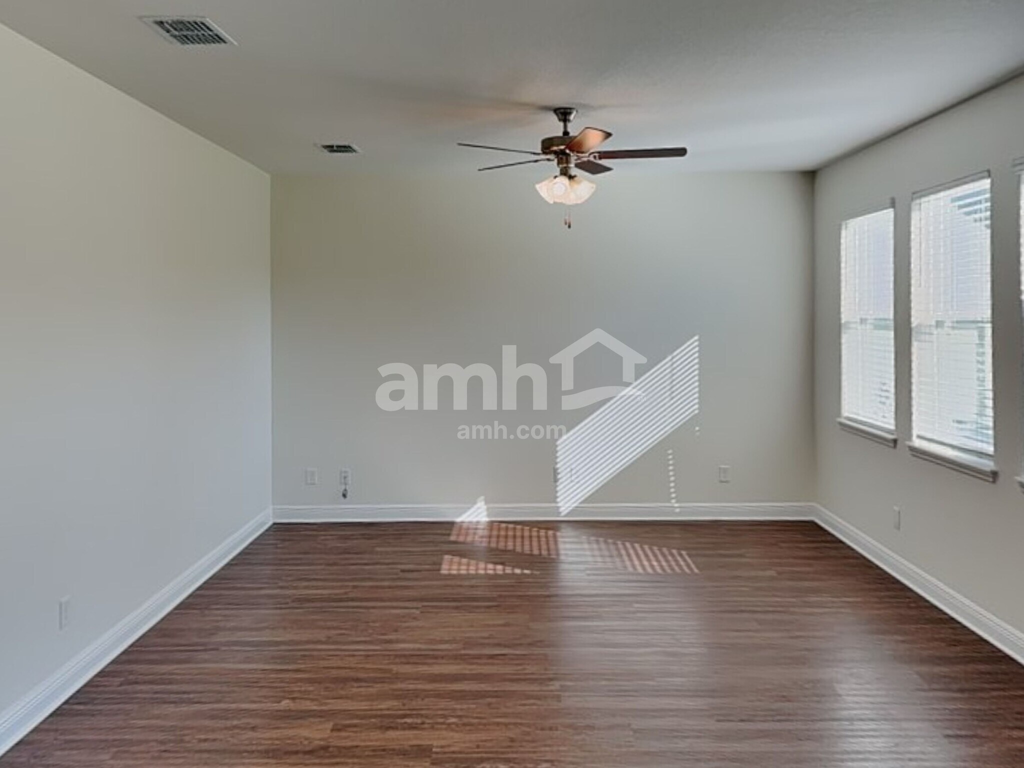 Building Photo - 804 Heavenly Dr