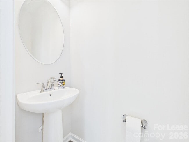 Building Photo - 2617 Grantham Place Dr