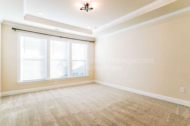 Building Photo - 616 Mount Blanc Way