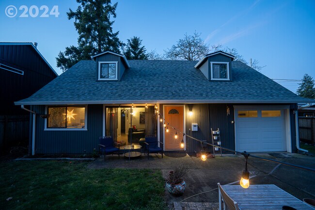 Building Photo - 5529 SE 68th Ave
