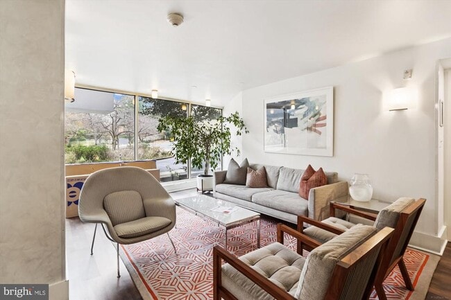 Building Photo - 4000 Tunlaw Rd NW